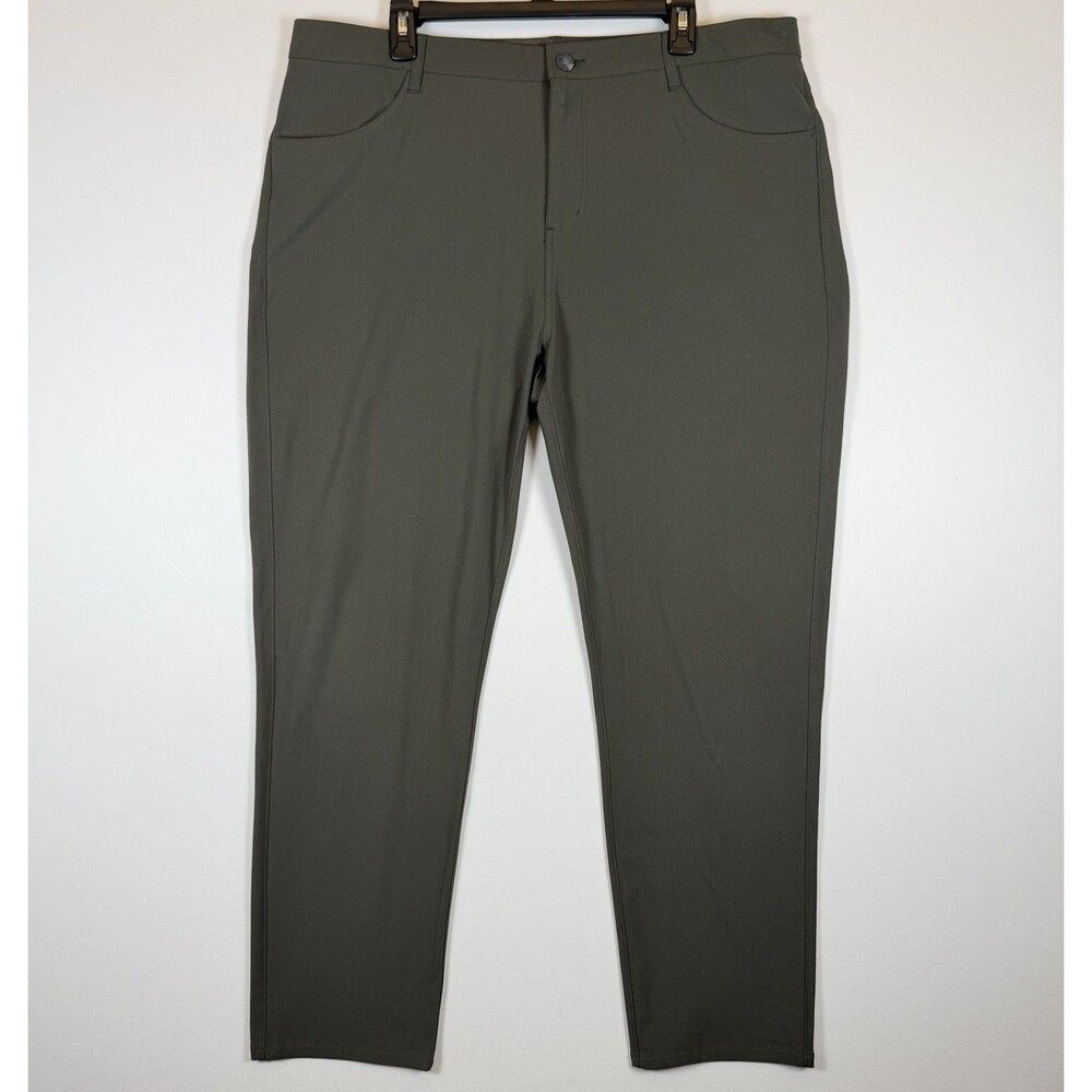 Vuori Meta Tech Pants Men's Size 38x30 Gray Green Chino Stretch 5 Pocket V430